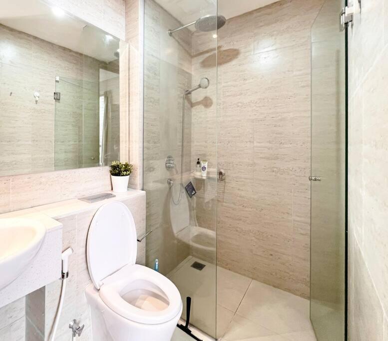 Cozy 3br At Taman Anggrek Apartment *