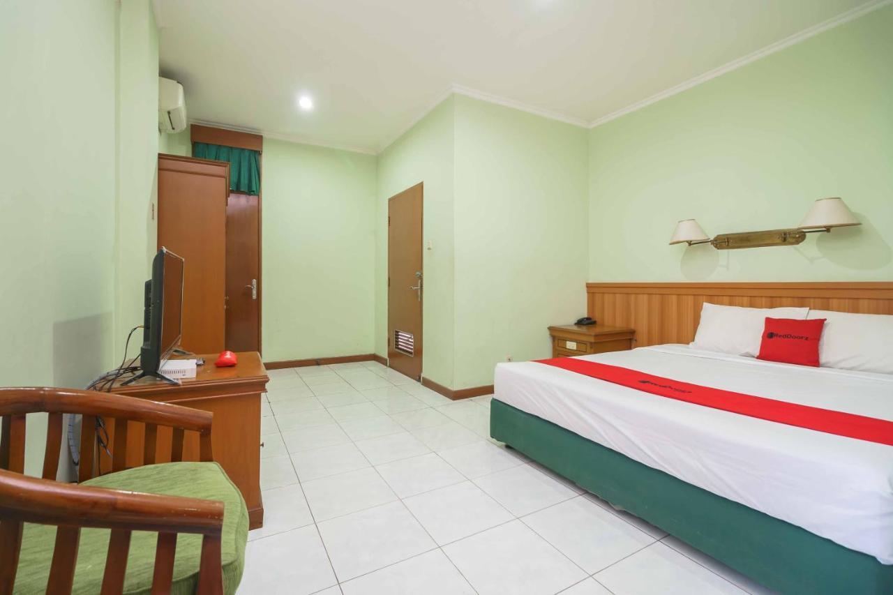 Hotel Reddoorz Near Kemang Raya Jakarta