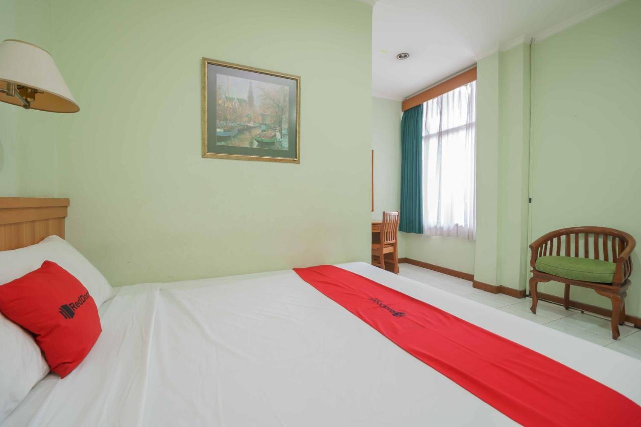 Hotel Reddoorz Near Kemang Raya Jakarta