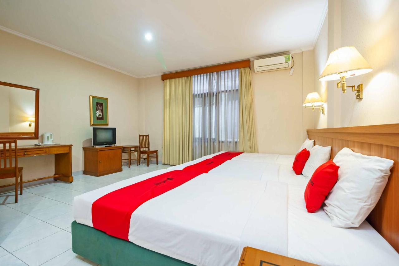 Reddoorz Near Kemang Raya Hotel 3*