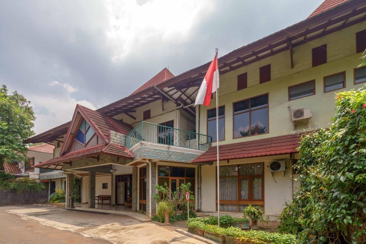 Reddoorz Near Kemang Raya Hotel