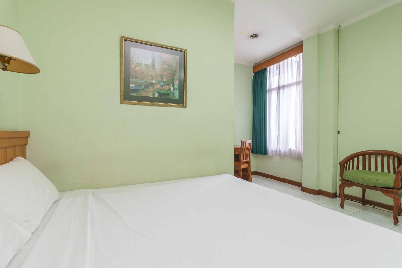 Hotel Reddoorz Near Kemang Raya Jakarta