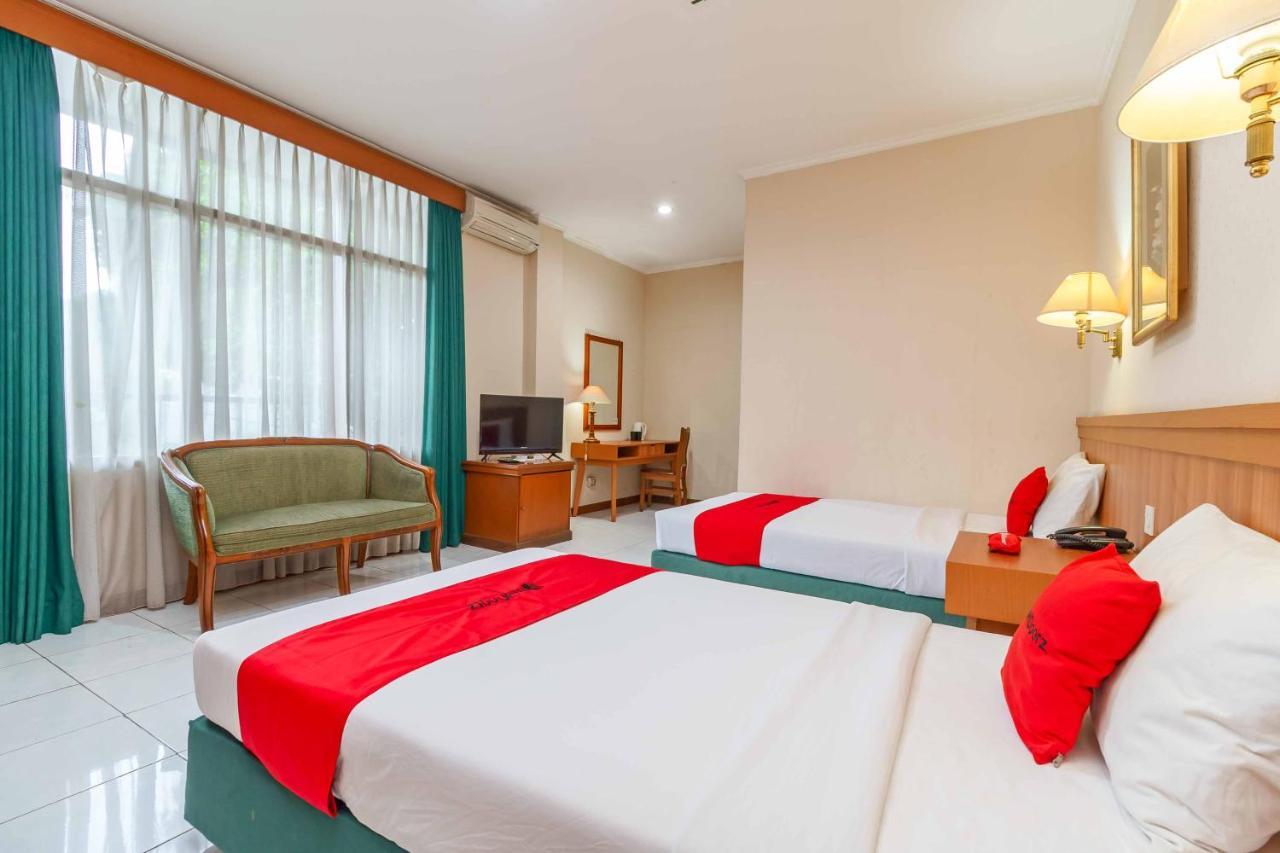Reddoorz Near Kemang Raya Hotel 3*