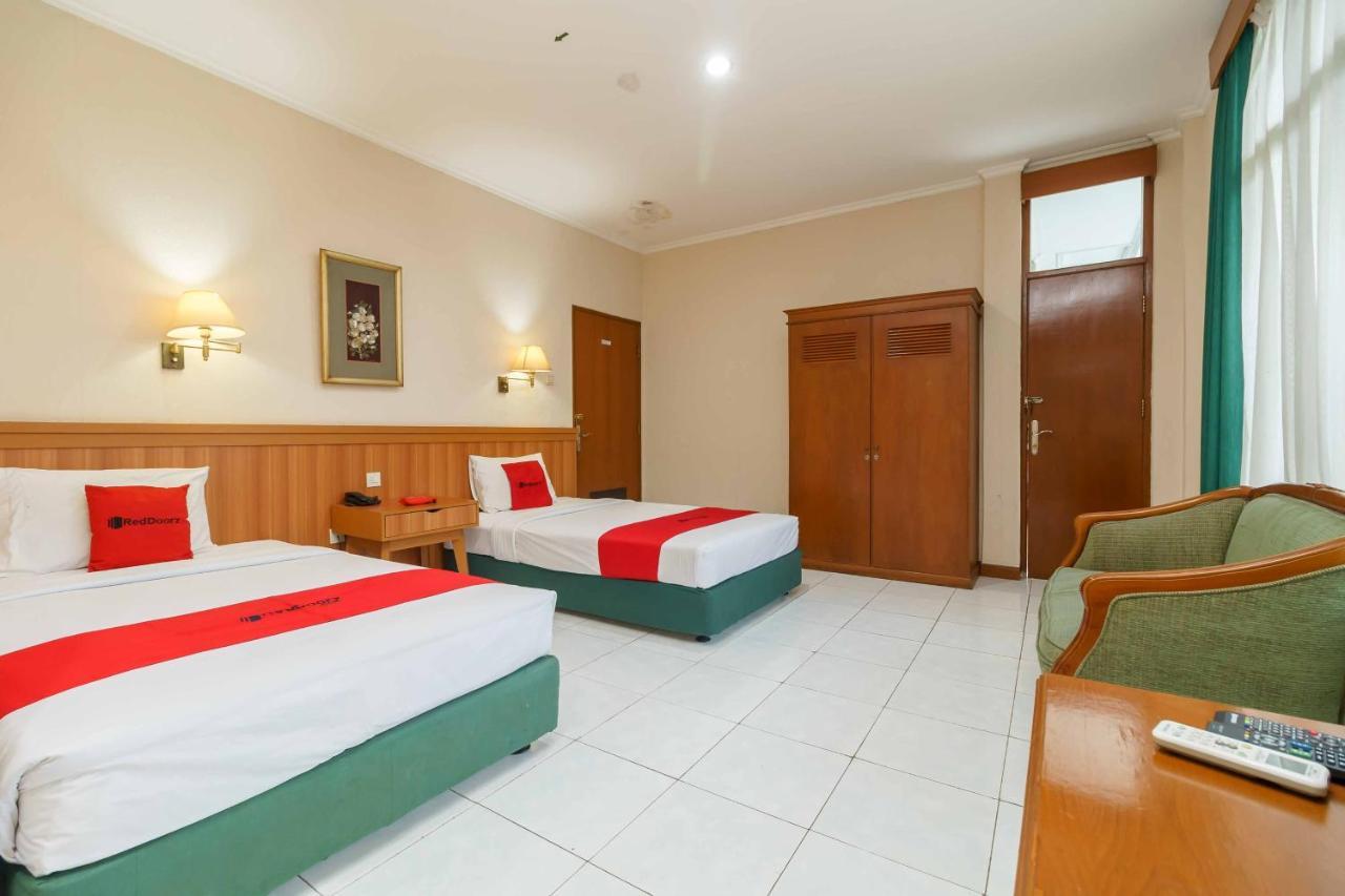 Reddoorz Near Kemang Raya