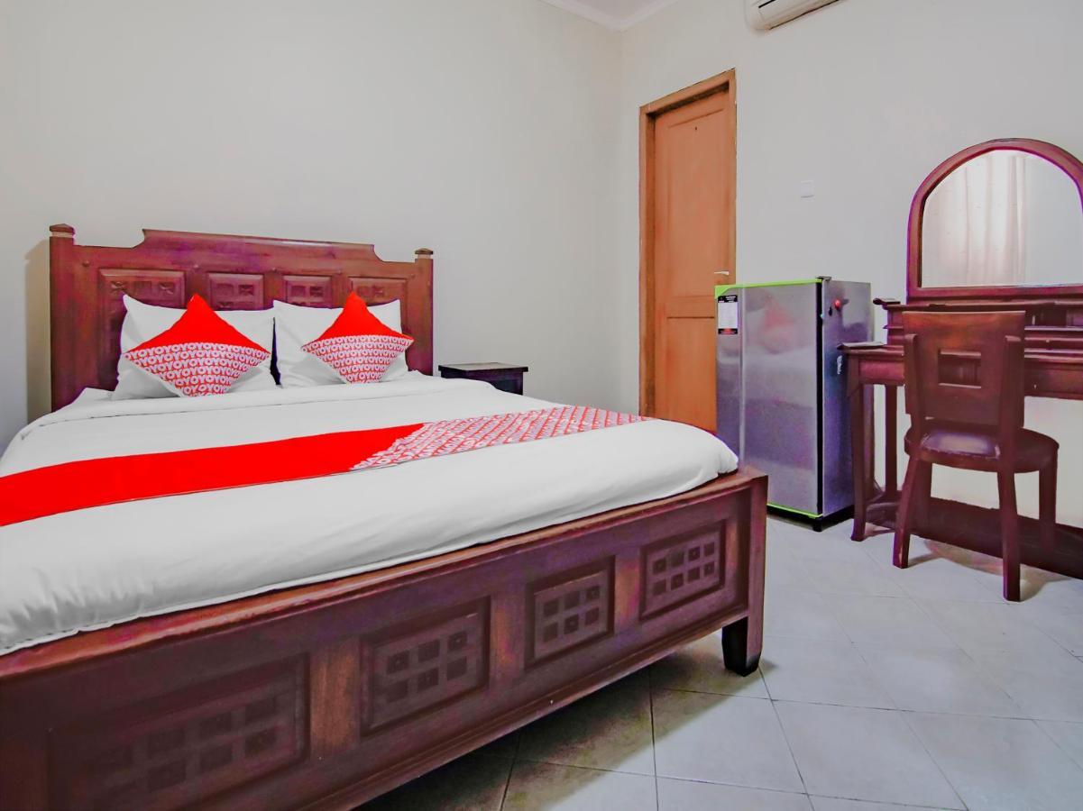 Oyo 90094 Gayatri Hotel 2*