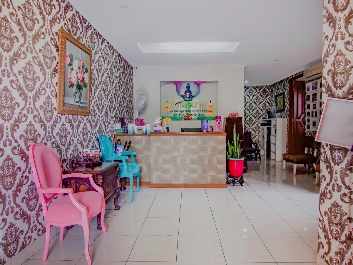 Oyo 90094 Gayatri Hotel