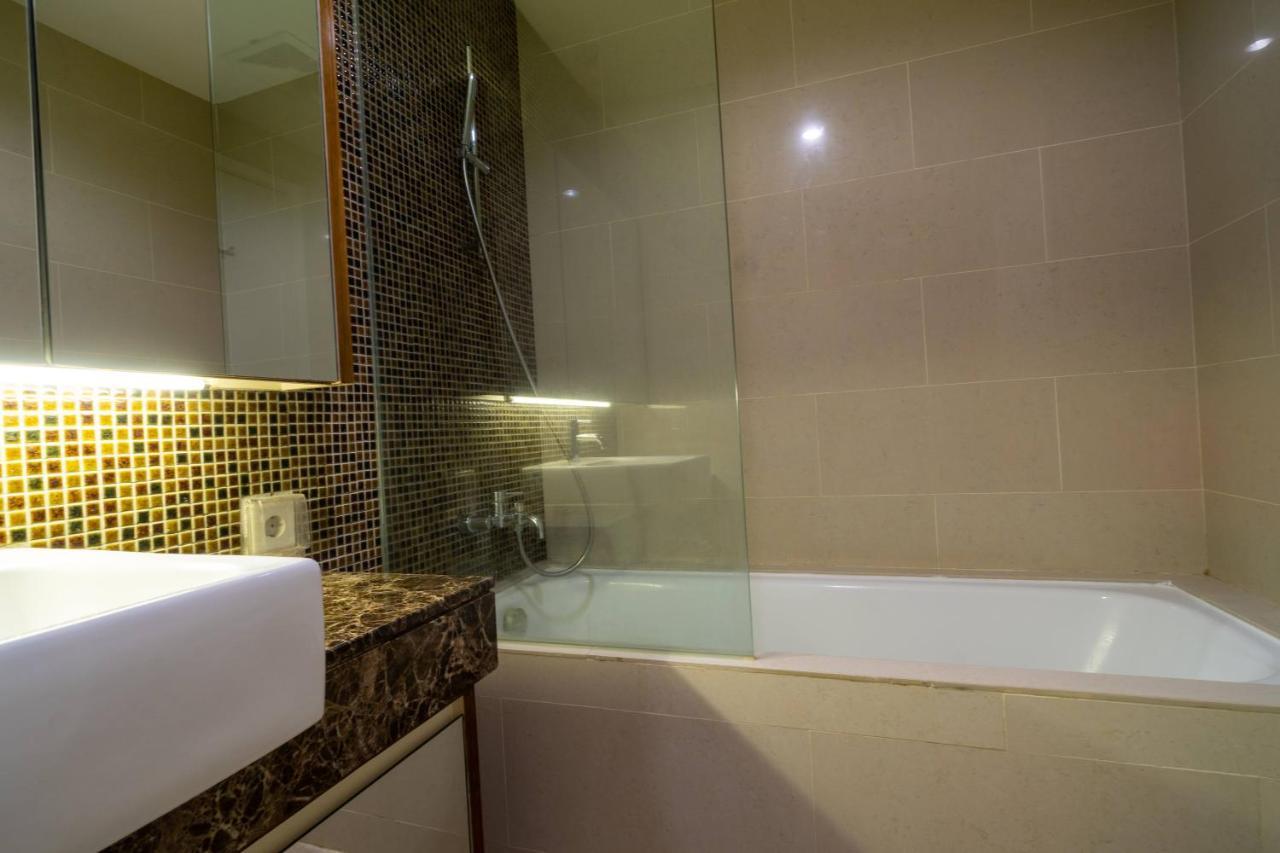 Luxury & Modern Unit 2 Bedroom @casablanca Apartment