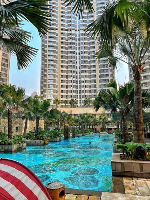 Cozy Studio Apartmen At Taman Anggrek Residences