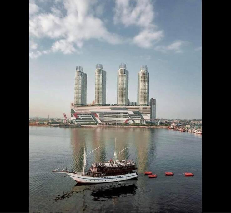 Sailor 1br + Fast Wifi+ Netflix At Greenbay Pluit Pangsapuri Jakarta