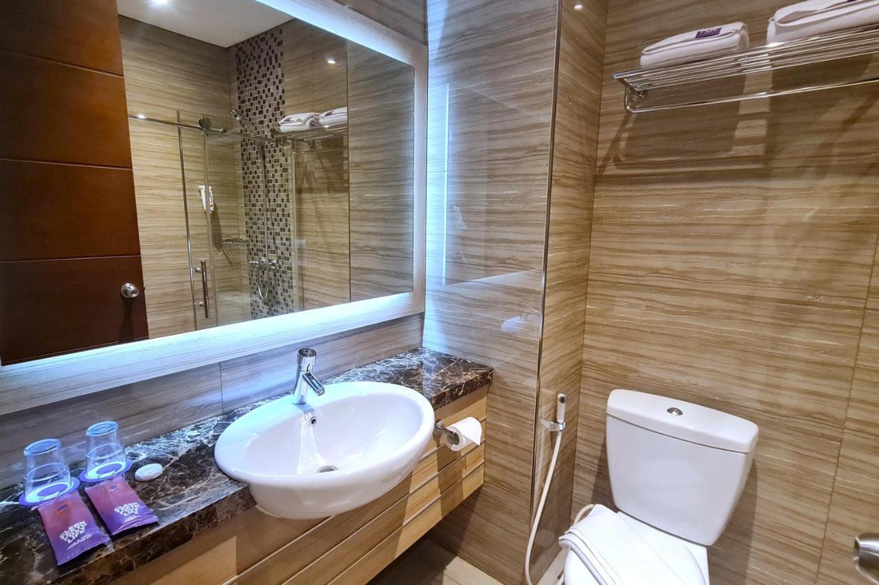 Fox Lite Grogol Khách sạn 3*