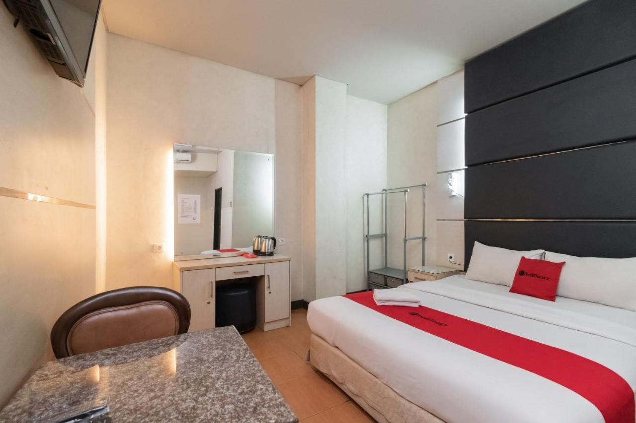 Hotel Reddoorz At Jalan Gunung Sahari
