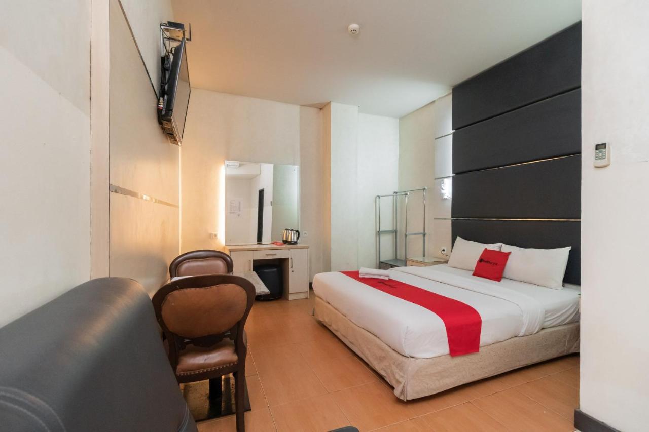 Hotel Reddoorz At Jalan Gunung Sahari 2*