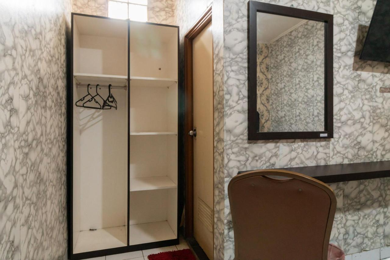 Guest house Reddoorz Near Tomang 2 Jakarta