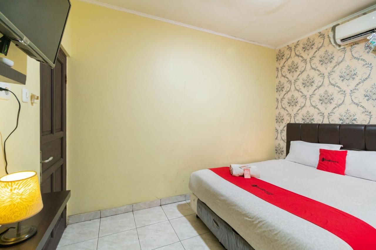 Guest house Reddoorz Near Tomang 2
