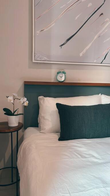 Cozy Studio Apartmen At Taman Anggrek Residences *