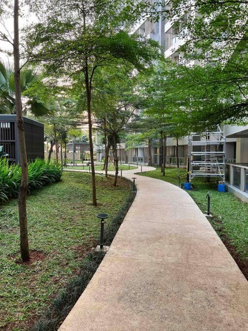 Cozy Studio Apartmen At Taman Anggrek Residences * Jakarta
