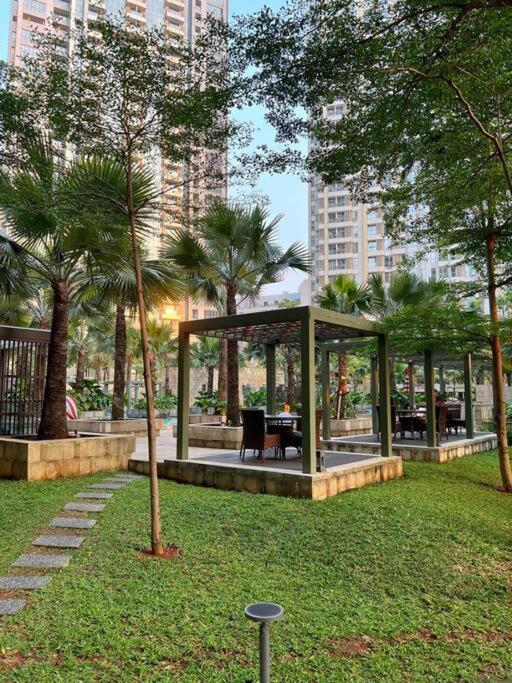 Cozy Studio Apartmen At Taman Anggrek Residences Apartment *
