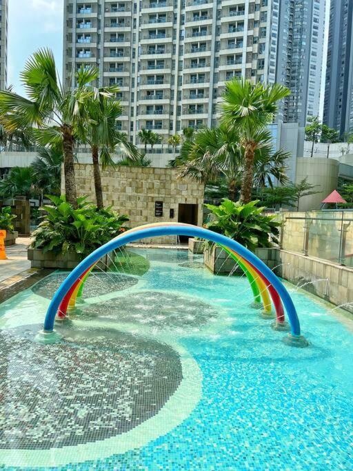 Cozy Studio Apartmen At Taman Anggrek Residences Apartment *