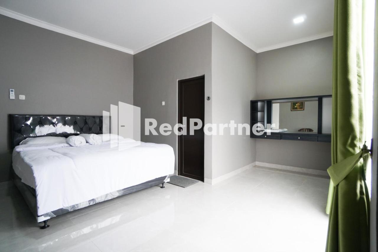 Khách sạn Roemah Tebet Mitra Reddoorz