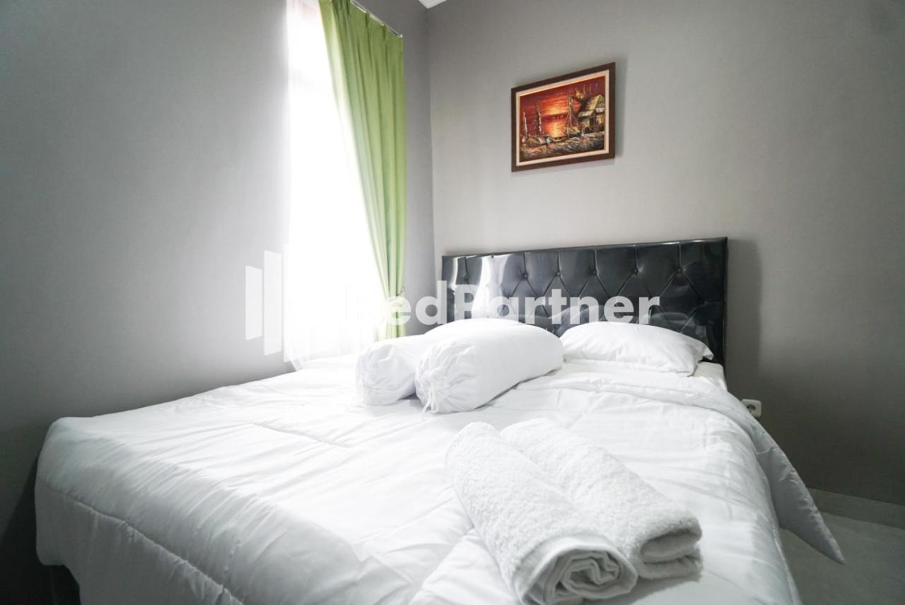 Khách sạn Roemah Tebet Mitra Reddoorz