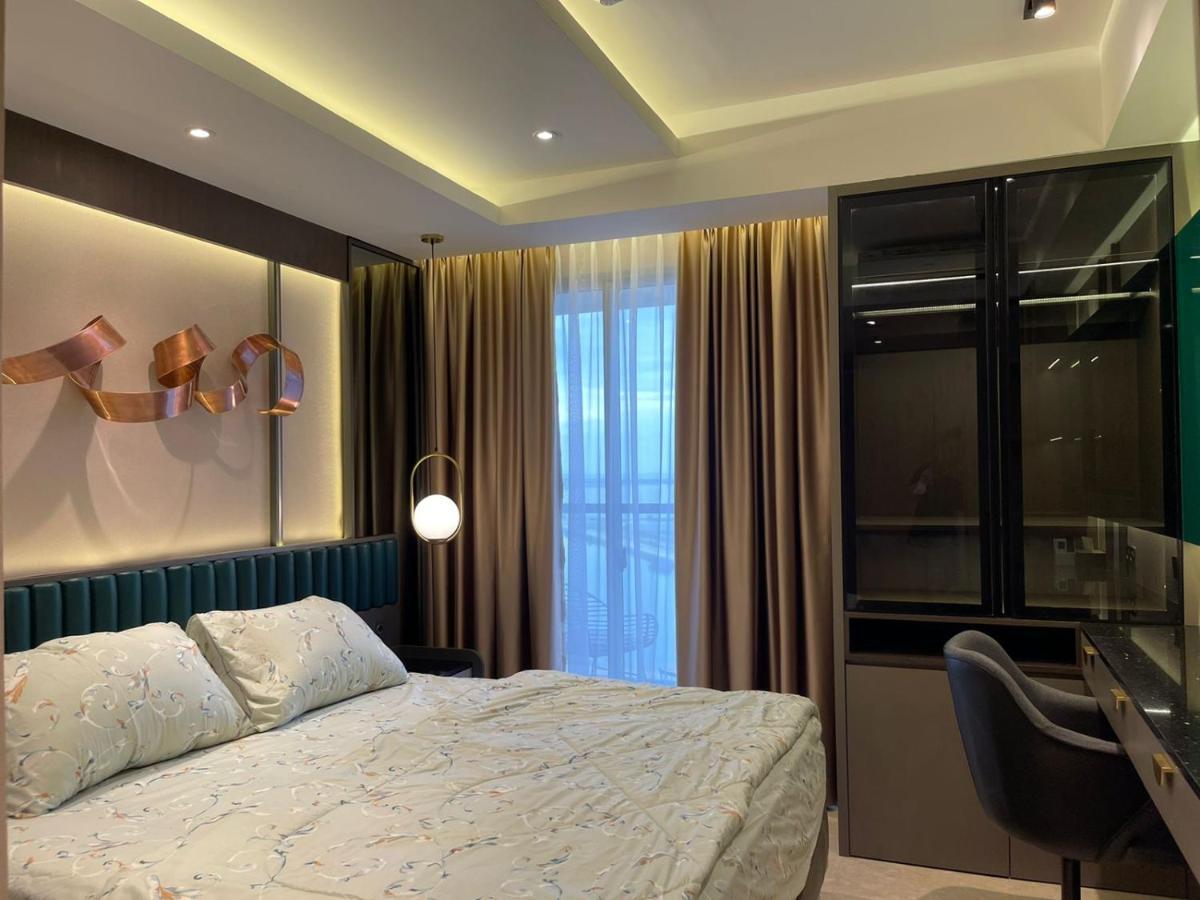 Gold Coast Pik By Dluxx *