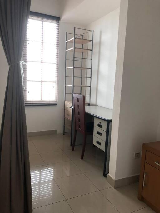 Lovely 1 Bedroom The Bellezza Permata * Jakarta
