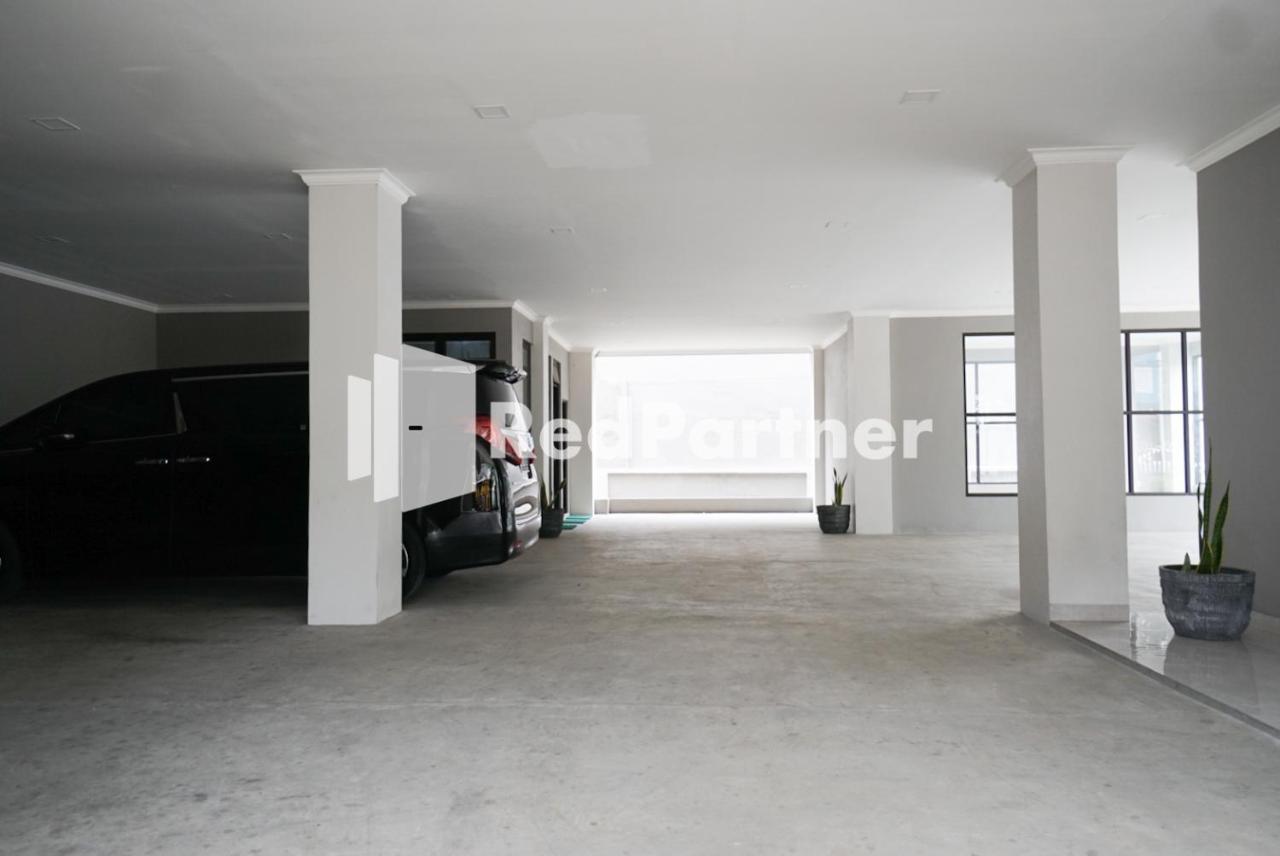 Roemah Tebet Mitra Reddoorz Khách sạn