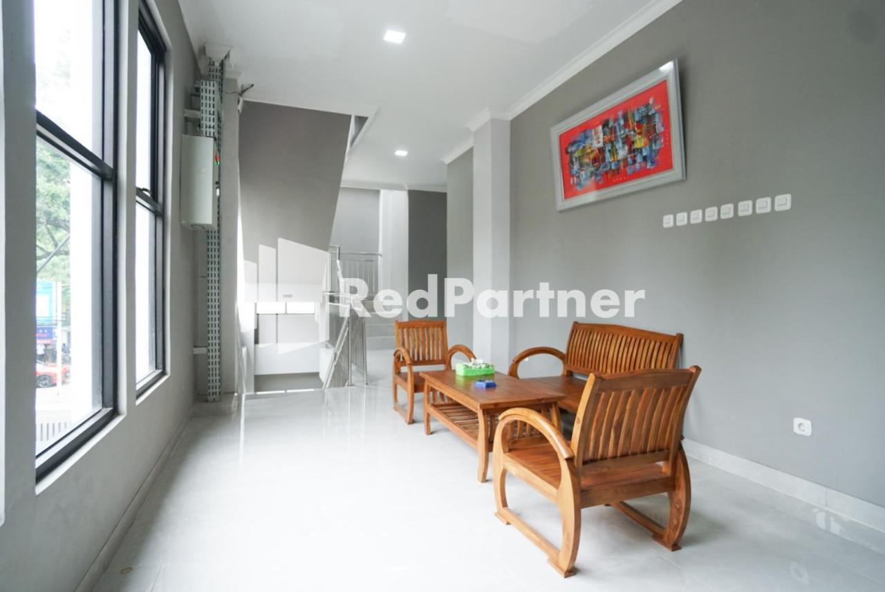 Roemah Tebet Mitra Reddoorz Khách sạn 2*