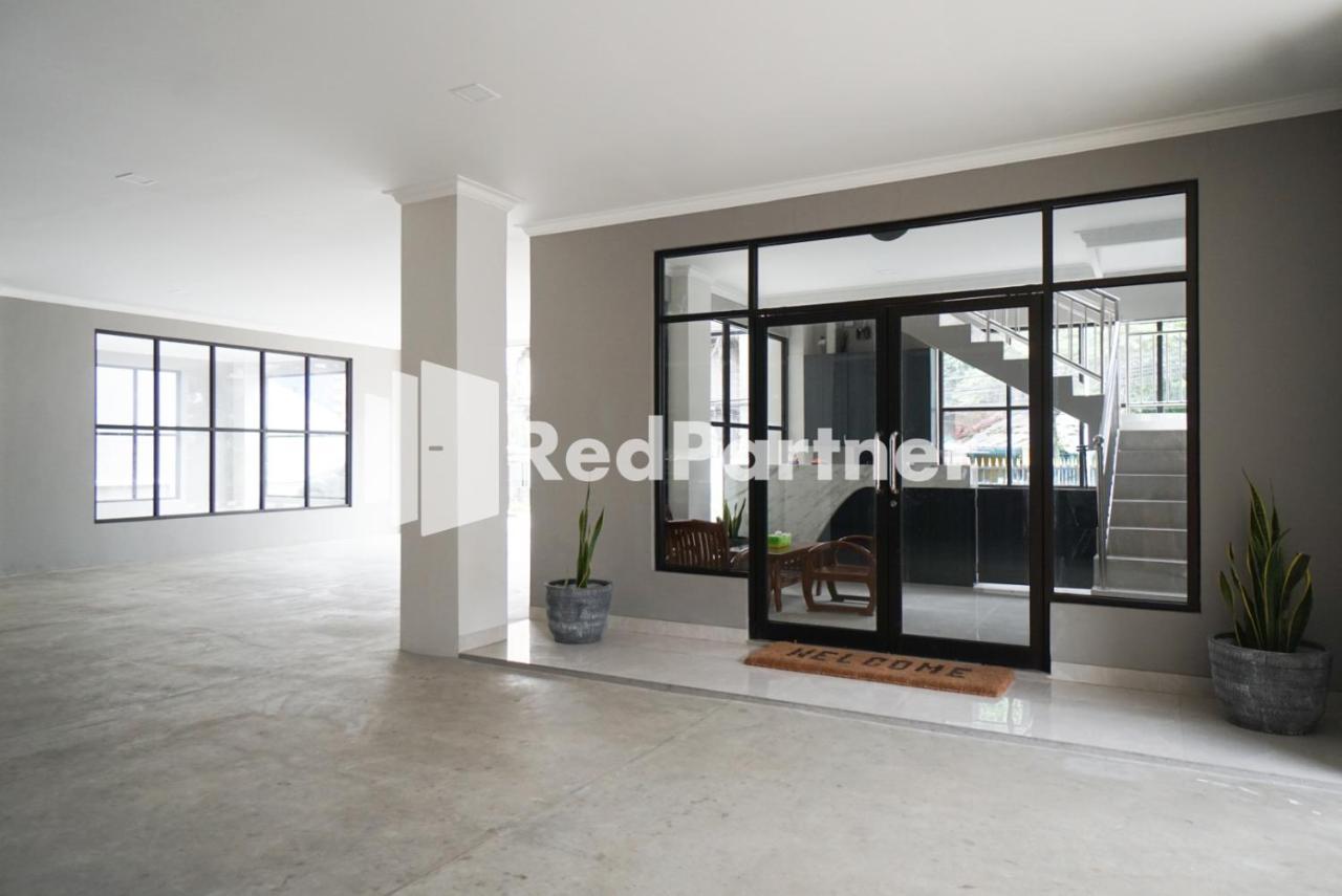 Roemah Tebet Mitra Reddoorz Khách sạn 2*