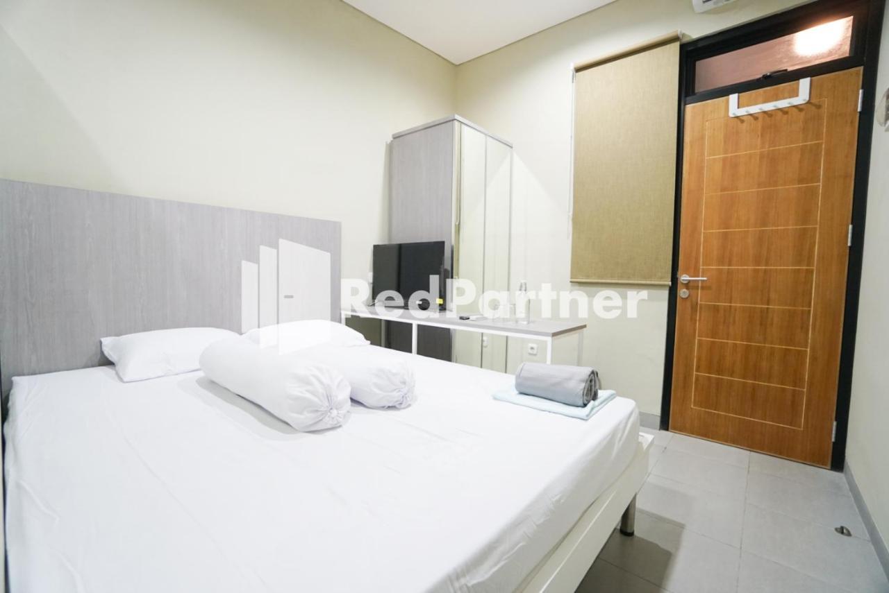 Hotel Tomang Gelong Syariah Mitra Reddoorz 2*