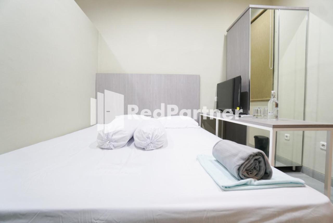 Tomang Gelong Syariah Mitra Reddoorz Hotel Jakarta