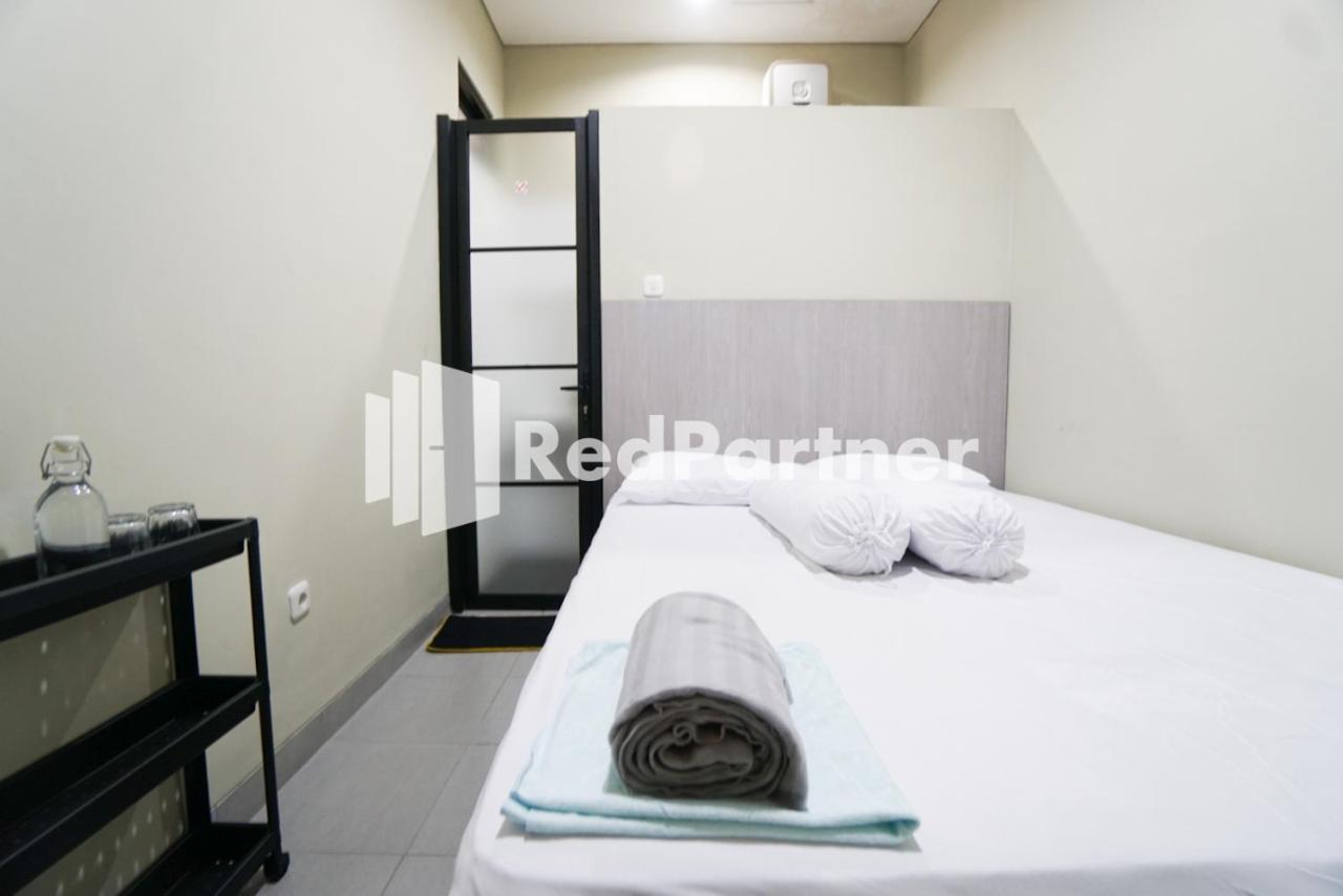 Tomang Gelong Syariah Mitra Reddoorz 2* Jakarta