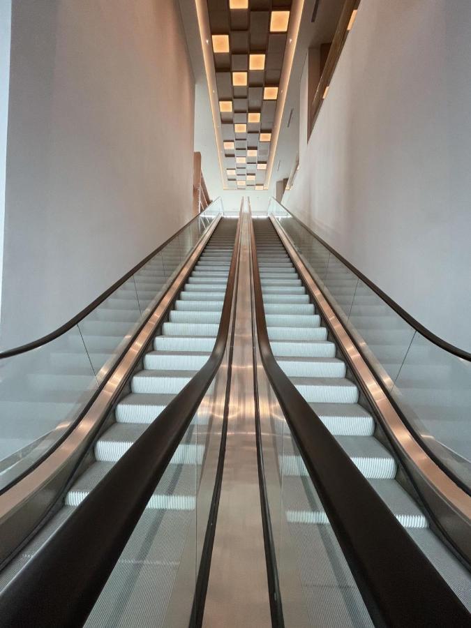 Ra Simatupang Khách sạn hẻo lánh 5*