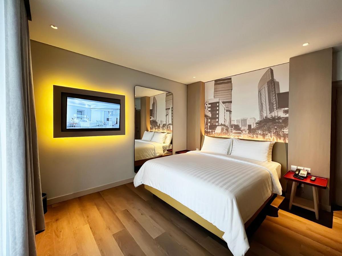 Khách sạn hẻo lánh Ra Simatupang