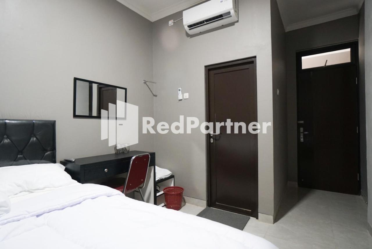 Roemah Tebet Mitra Reddoorz Khách sạn 2*