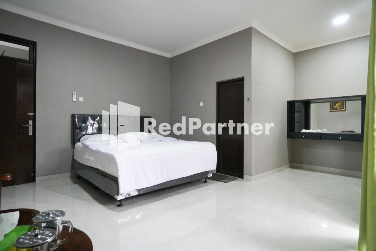 Khách sạn Roemah Tebet Mitra Reddoorz