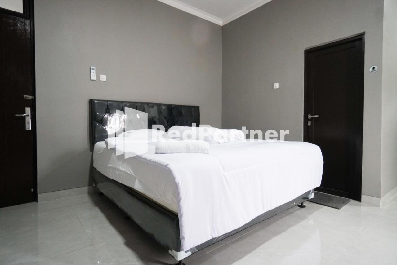 Khách sạn Roemah Tebet Mitra Reddoorz 2*