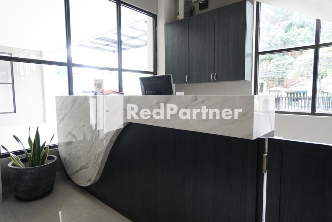 Roemah Tebet Mitra Reddoorz Khách sạn
