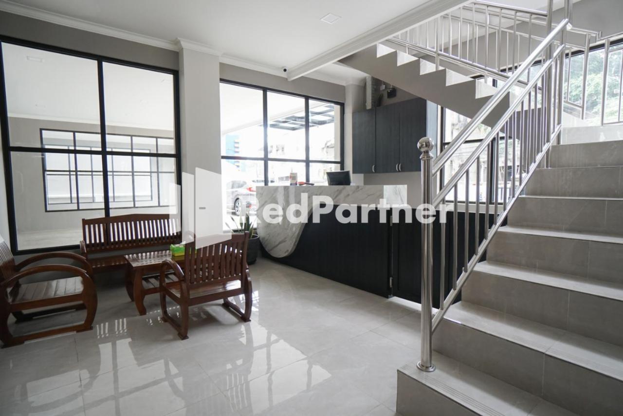 Roemah Tebet Mitra Reddoorz Khách sạn 2*