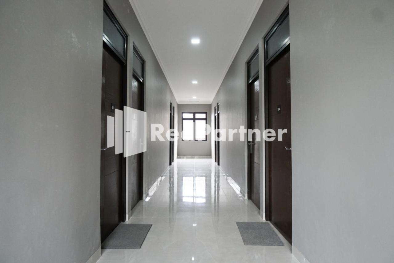 Roemah Tebet Mitra Reddoorz Khách sạn 2*