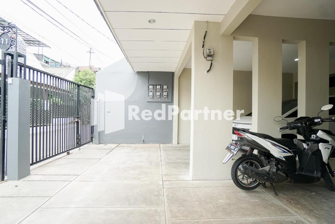 Hotel Tomang Gelong Syariah Mitra Reddoorz