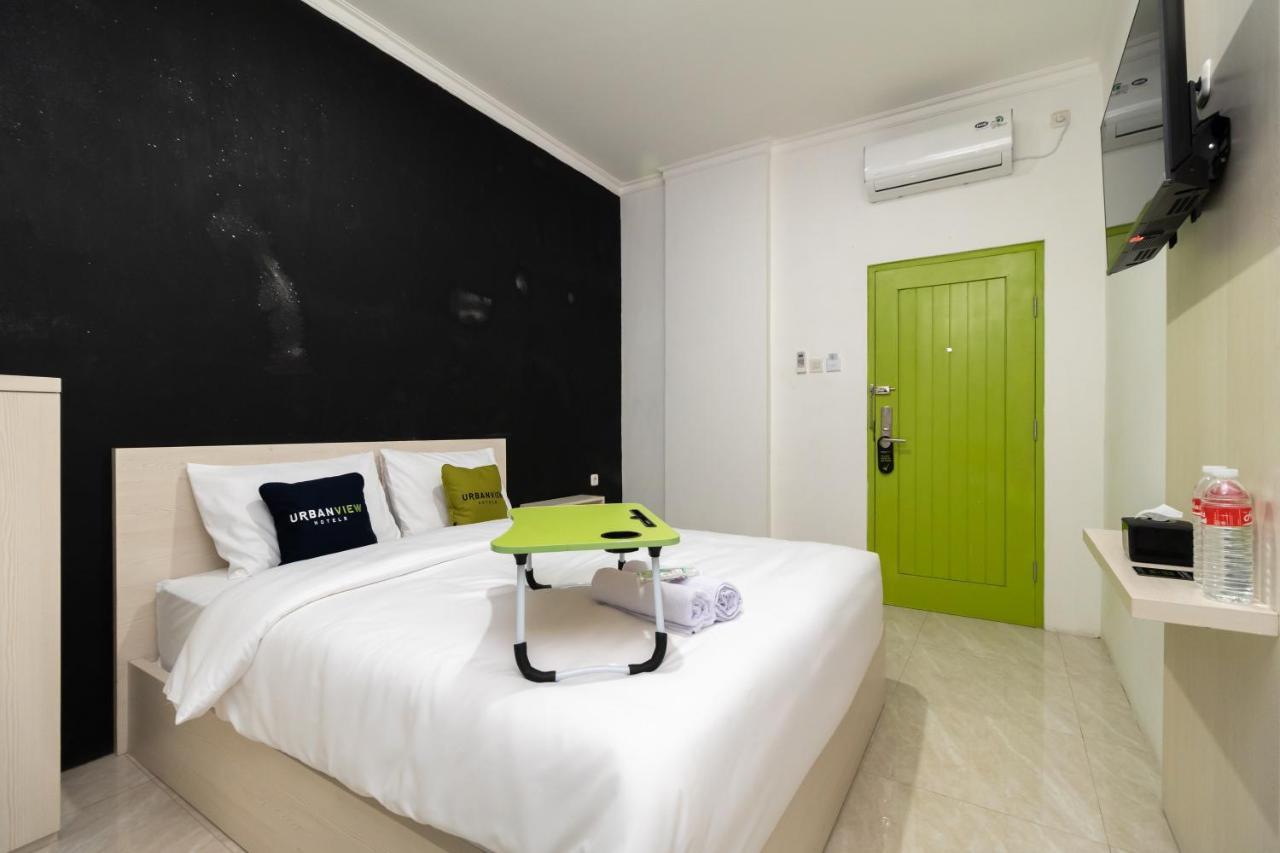 Hotel Urbanview Bizhome Artha Gading Boulevard By Reddoorz 3*
