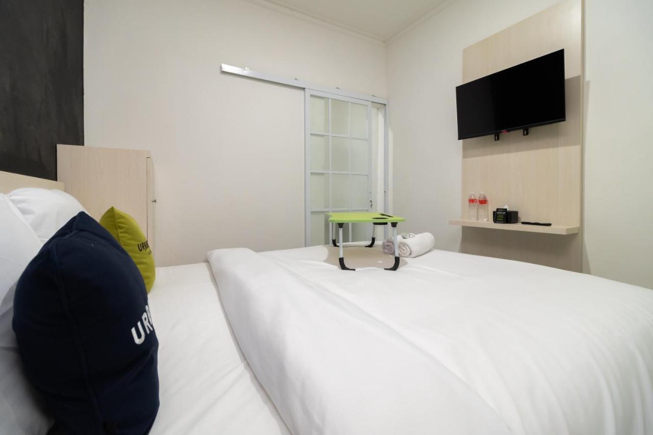 Urbanview Bizhome Artha Gading Boulevard By Reddoorz Hotel