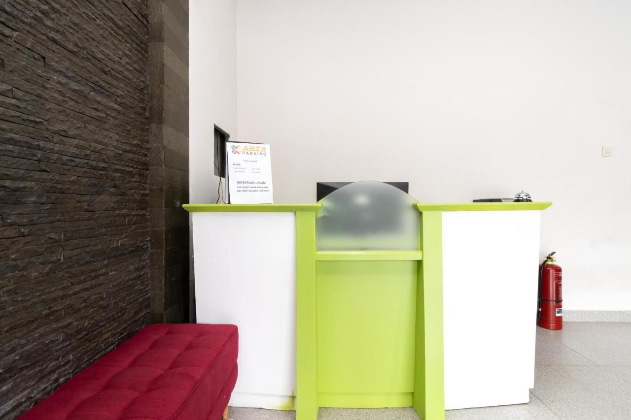 Urbanview Bizhome Artha Gading Boulevard By Reddoorz 3*