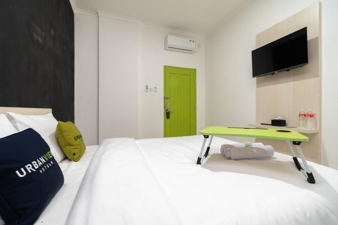 Urbanview Bizhome Artha Gading Boulevard By Reddoorz Hotel