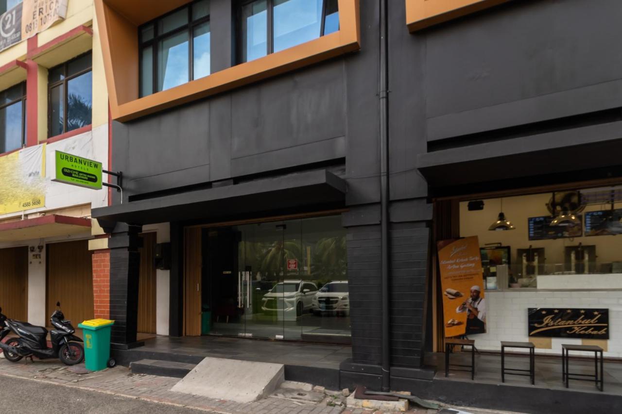 Hotel Urbanview Bizhome Artha Gading Boulevard By Reddoorz