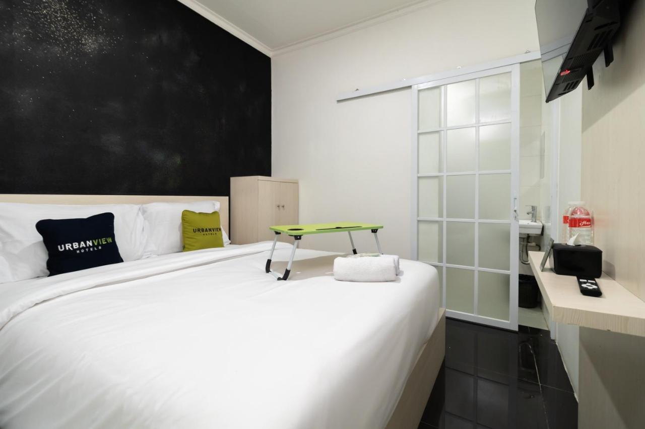 Urbanview Bizhome Artha Gading Boulevard By Reddoorz 3* Jacarta