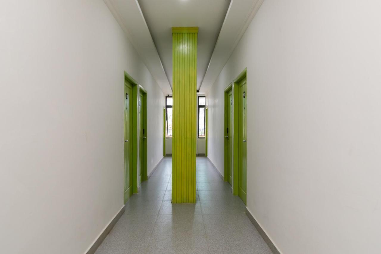Urbanview Bizhome Artha Gading Boulevard By Reddoorz Hotel 3*