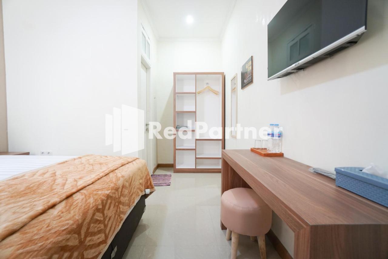 Hotel Fazza Syariah Mitra Reddoorz Jakarta