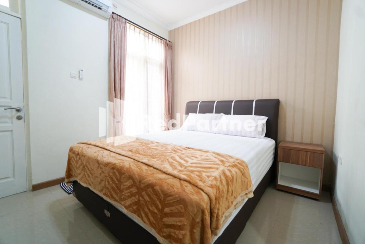 Fazza Syariah Mitra Reddoorz Hotel